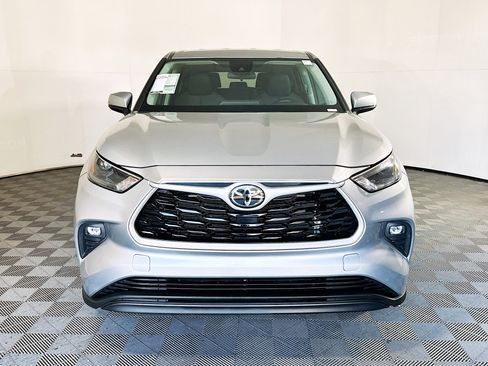 Used 2023 Toyota Highlander LE image 8