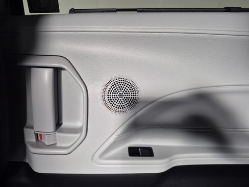 New 2026 Toyota Sienna XSE FWD image 31