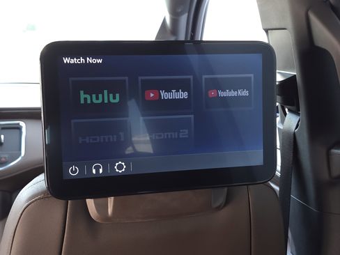 Used 2024 Chevrolet Suburban High Country w/ Advanced Technology Package image 46