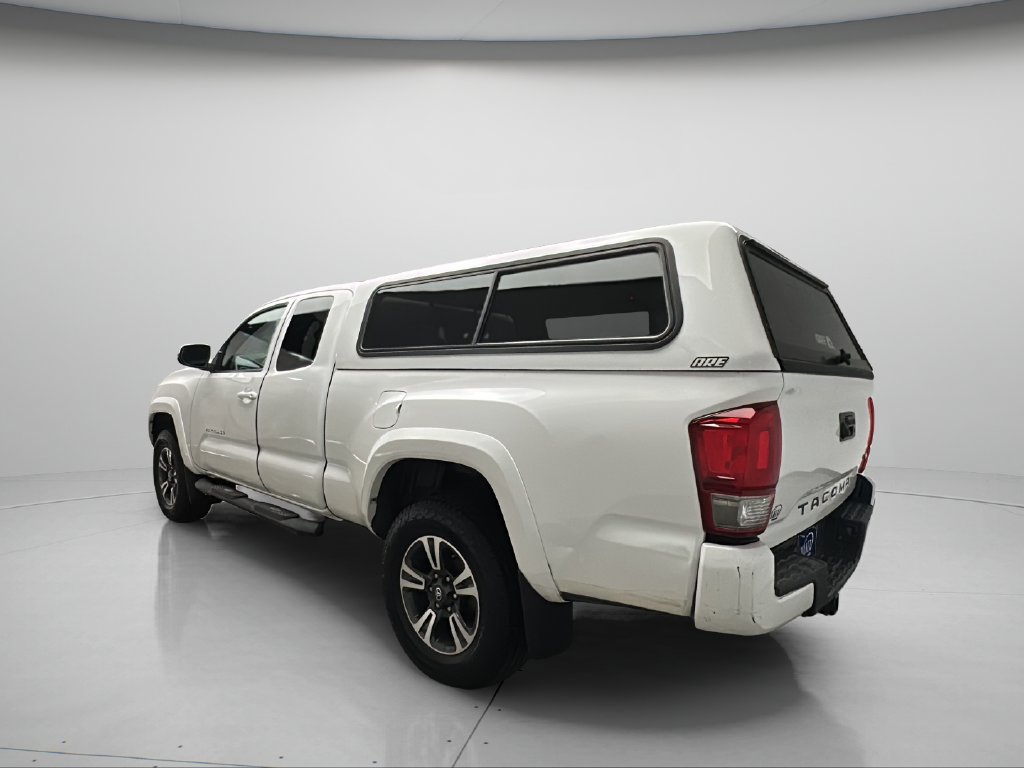 Used 2016 Toyota Tacoma TRD Sport w/ Towing Package RWD image 5
