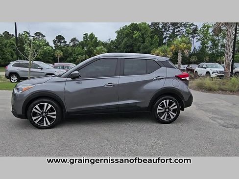 Used 2018 Nissan Kicks SV FWD image 24