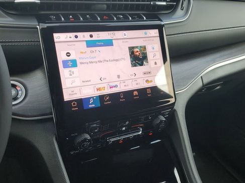 New 2025 Jeep Grand Cherokee L Limited w/ Black Appearance Package image 20