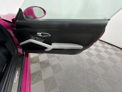 Used 2024 Porsche 718 Cayman image 19