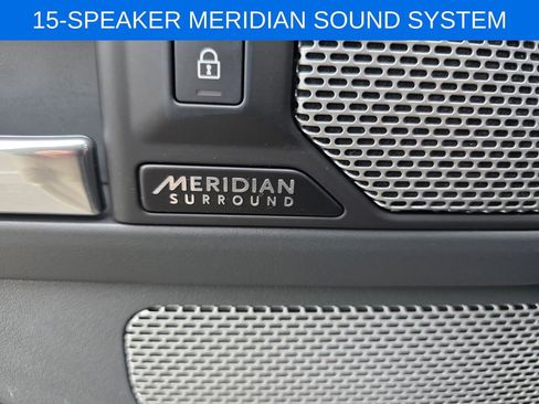 Used 2023 Land Rover Defender 130 X-Dynamic SE image 16