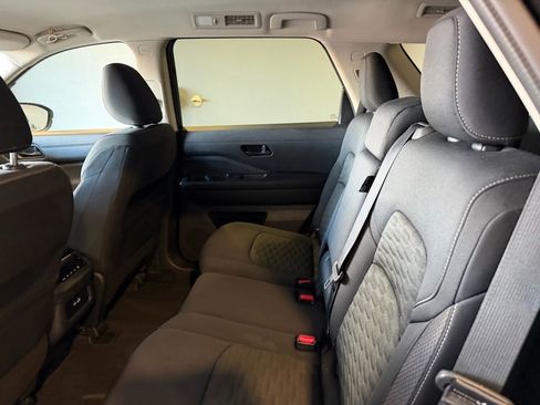 Used 2025 Nissan Pathfinder SV image 11