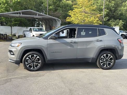 Used 2024 Jeep Compass Limited AWD/4WD image 10
