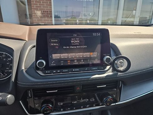 Used 2021 Nissan Rogue SV w/ Premium Package AWD/4WD image 7
