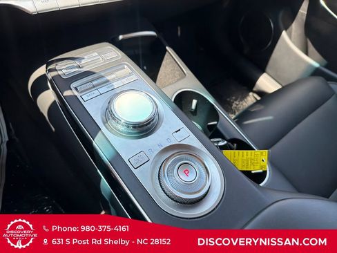 Used 2025 Genesis GV70 2.5T AWD/4WD image 23