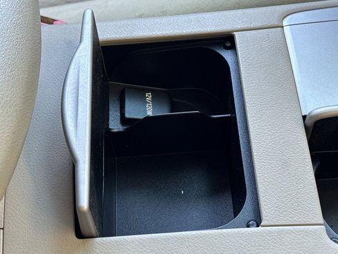 Used 2011 Toyota Camry LE image 48