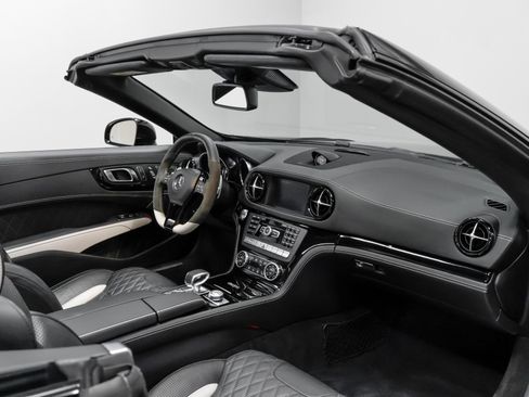 Used 2015 Mercedes-Benz SL 63 AMG w/ Driver Assistance Package image 50