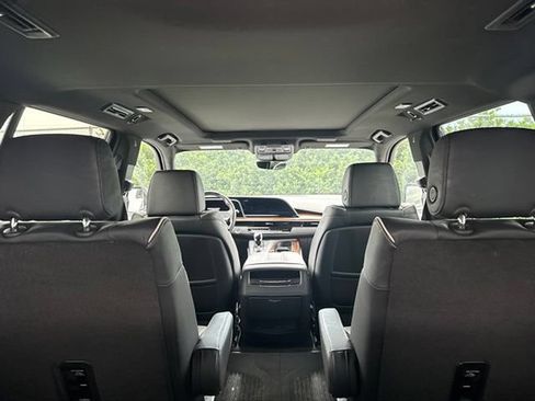 Used 2023 Cadillac Escalade Premium Luxury AWD/4WD image 12