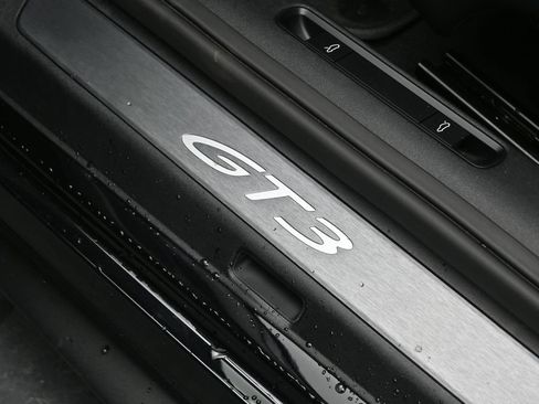 Certified 2022 Porsche 911 GT3 image 13