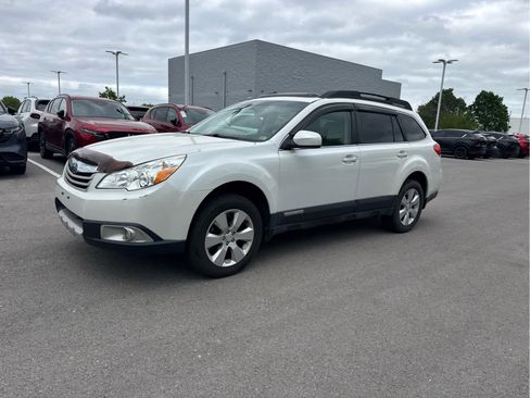 Used 2011 Subaru Outback 2.5i Limited w/ PWR Moonroof Pkg AWD/4WD image 2