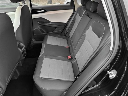 Used 2025 Volkswagen Taos S AWD/4WD image 17