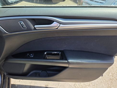 Used 2016 Ford Fusion SE FWD image 14