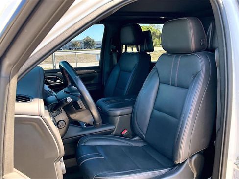 Used 2021 Chevrolet Suburban RST w/ Luxury Package image 8