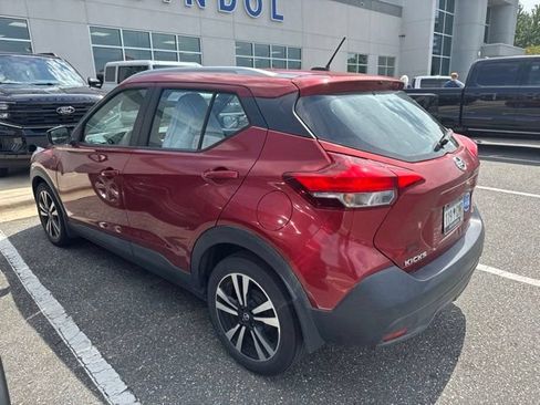 Used 2018 Nissan Kicks SV FWD image 9