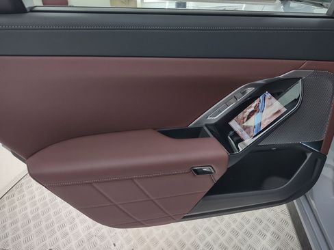 New 2026 BMW 740i w/ Premium Package image 25