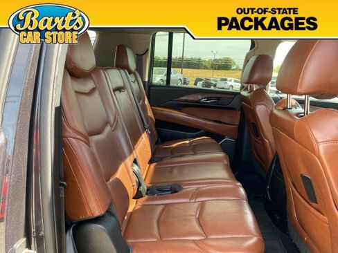 Used 2017 Cadillac Escalade ESV Luxury image 12