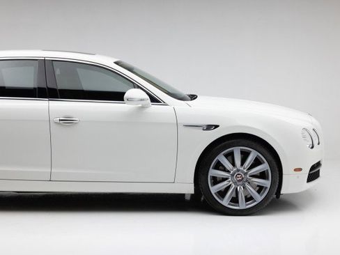 Used 2016 Bentley Flying Spur V8 image 23