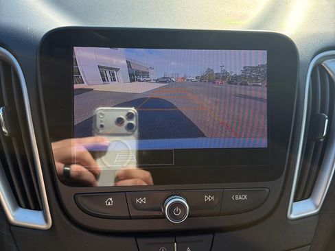 Used 2024 Chevrolet Malibu LT image 14