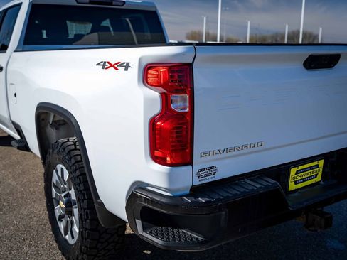 Used 2024 Chevrolet Silverado 2500 Custom w/ Custom Convenience Package AWD/4WD image 9