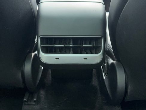 Used 2023 Tesla Model Y Long Range image 23