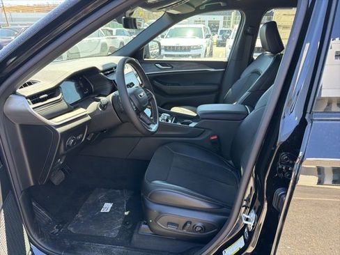 New 2026 Jeep Grand Cherokee L 4WD image 13