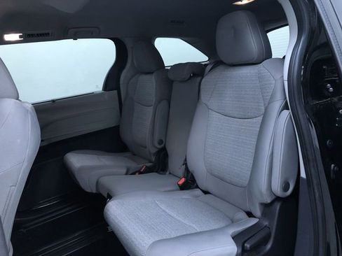 Certified 2022 Toyota Sienna LE image 20