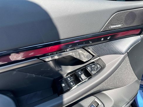 New 2026 BMW 550e xDrive AWD/4WD image 18