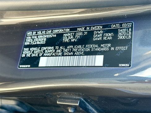 Used 2022 Volvo XC60 B5 Momentum image 36