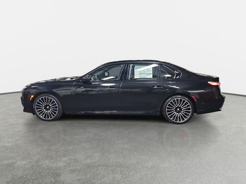 New 2026 BMW 740i xDrive w/ Executive Package image 8