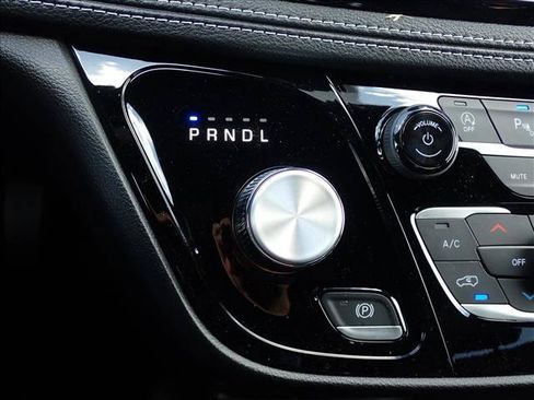 New 2027 Chrysler Pacifica Select FWD image 23