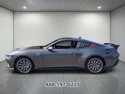Used 2025 Ford Mustang GT Premium RWD image 2