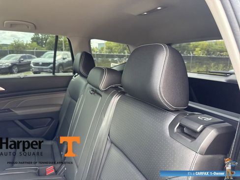 Used 2023 Volkswagen Atlas SE w/ Black Wheel Package FWD image 9