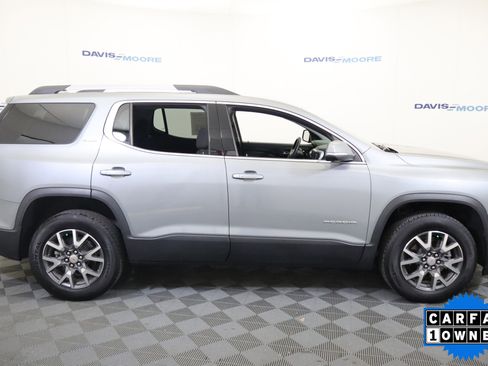 Used 2023 GMC Acadia SLE w/ Driver Convenience Package image 4