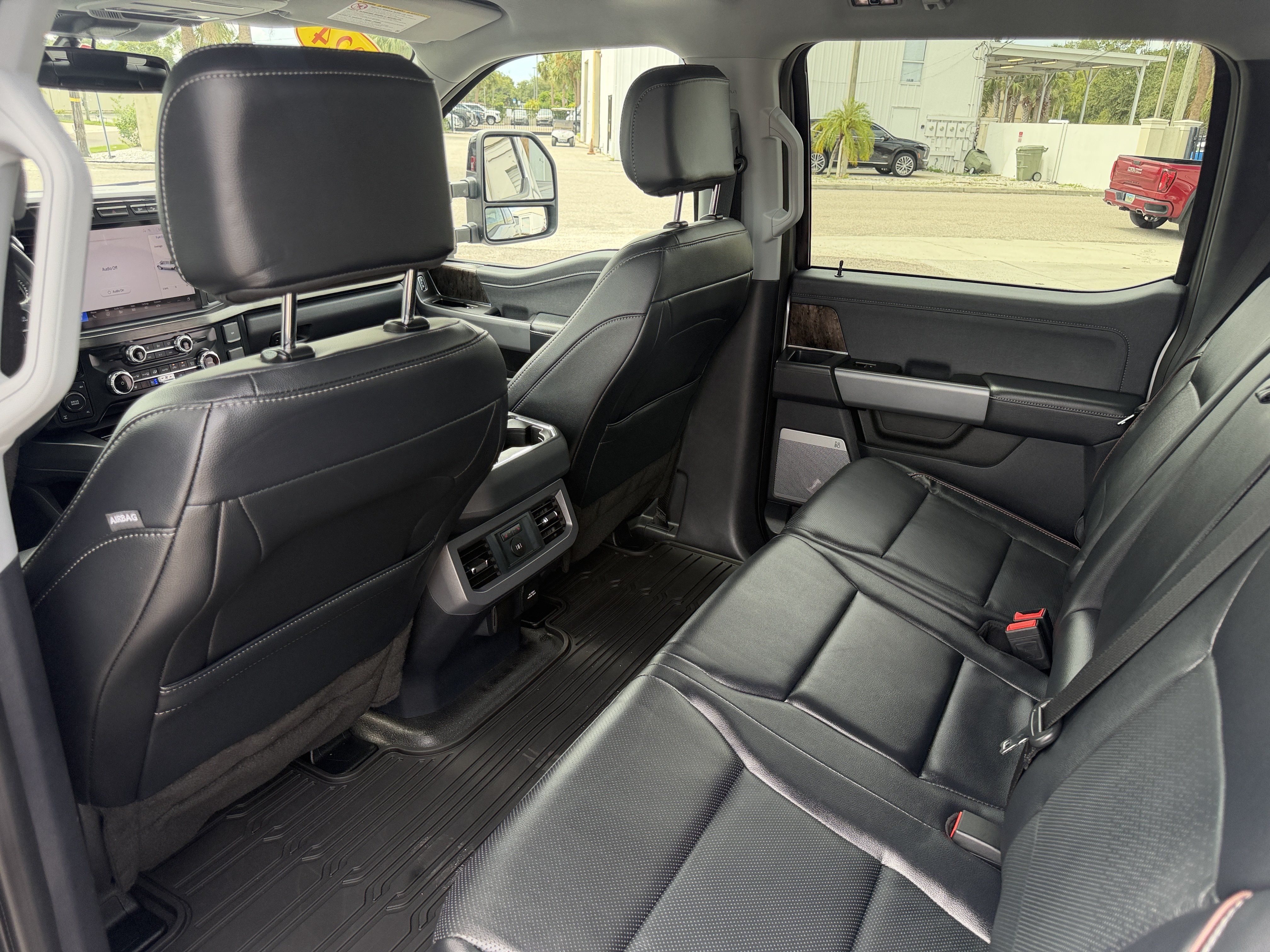 Used 2024 Ford F350 Lariat w/ Black Appearance Package AWD/4WD image 17