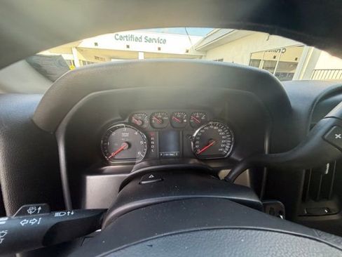 Used 2018 Chevrolet Silverado 1500 Custom w/ Custom Convenience Package image 8