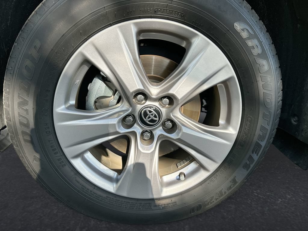 Used 2025 Toyota RAV4 XLE w/ Convenience Package FWD image 10