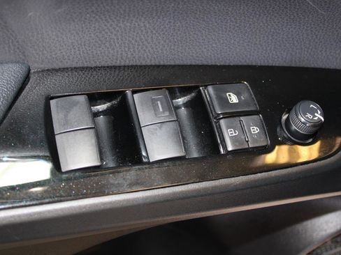 Used 2021 Toyota Prius Prime XLE FWD image 48
