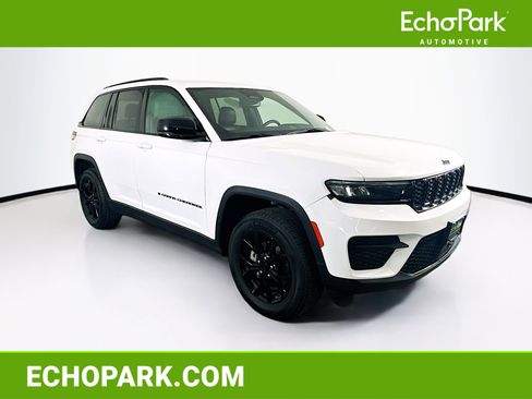 Used 2024 Jeep Grand Cherokee Altitude image 1