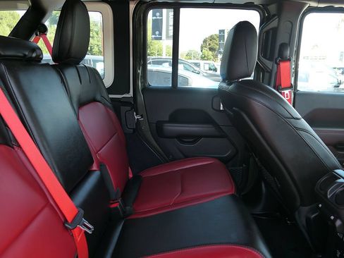 Used 2023 Jeep Wrangler Unlimited Rubicon 4xe AWD/4WD image 25