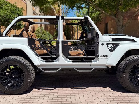 Used 2025 Jeep Wrangler Unlimited Sport AWD/4WD image 3