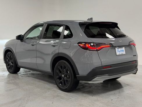 Used 2023 Honda HR-V Sport image 3