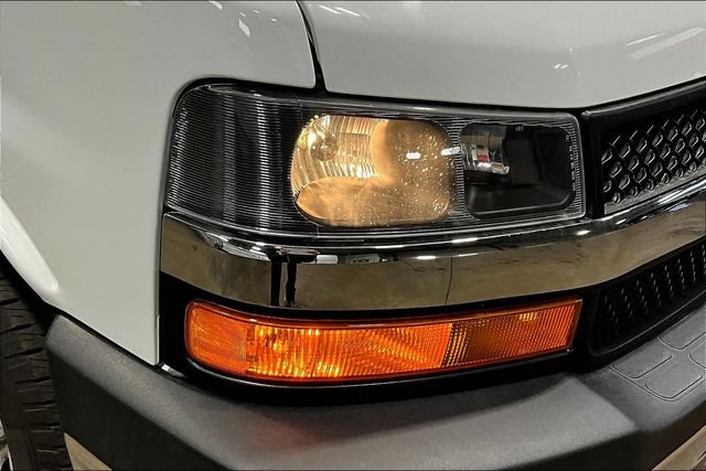 Used 2021 Chevrolet Express 2500 LT w/ LT Preferred Equipment Group RWD image 24