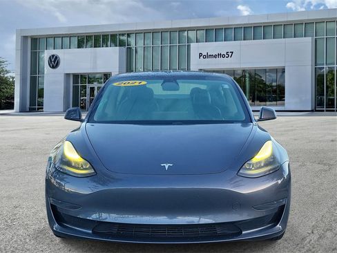 Used 2021 Tesla Model 3 Standard Range Plus image 2