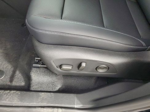 New 2026 Chevrolet Traverse LT w/ Sun and Wheel Package FWD image 29