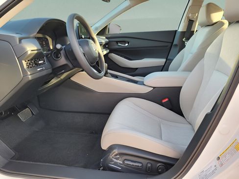 New 2025 Honda Accord SE image 7