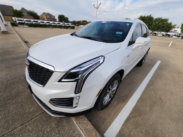 Used 2021 Cadillac XT5 Premium Luxury FWD image 3