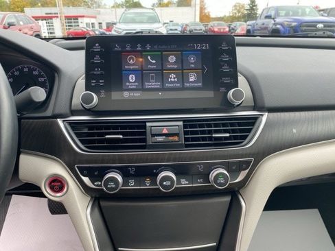 Used 2018 Honda Accord Touring image 35
